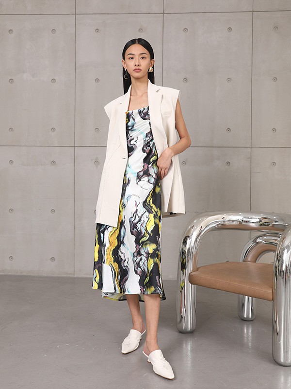 夏日连衣裙怎么选 美诗缇轻奢女装简约高级