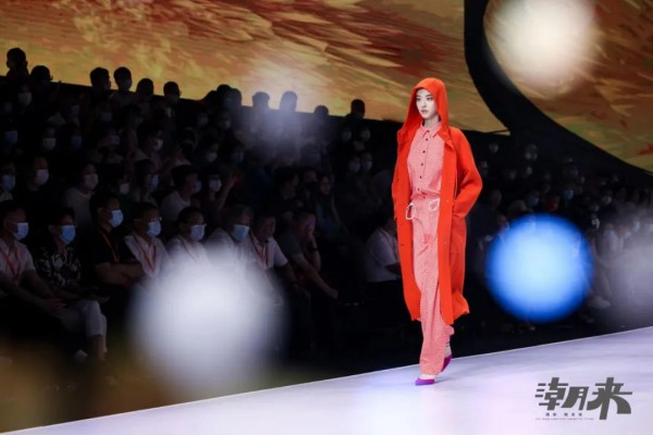 潮来动八方 携手朝未来第二十九届海宁中国皮革博览会开幕