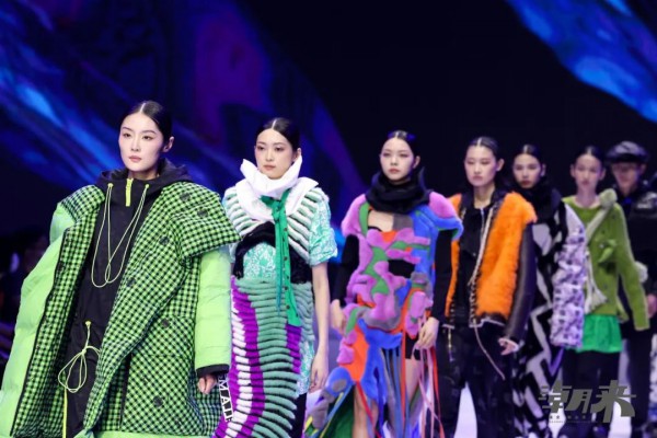 【無限·共生】2022/23秋冬中国国际皮革裘皮时装流行趋势发布