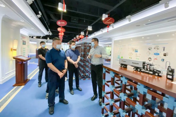 乌鲁木齐国际纺织品服装商贸中心与广东省服装服饰协会签订战略合作协议