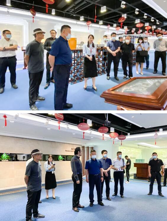 乌鲁木齐国际纺织品服装商贸中心与广东省服装服饰协会签订战略合作协议