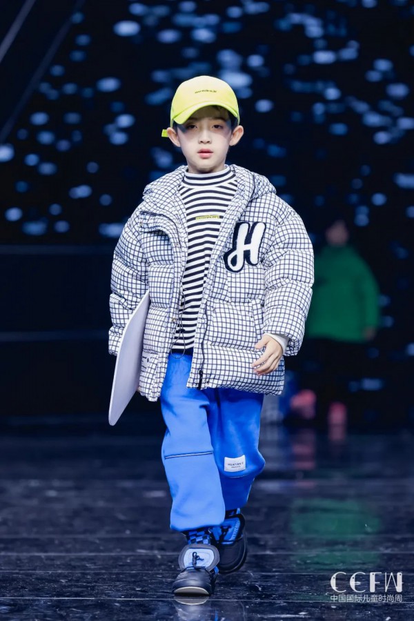 花田彩以“飞驰吧,少年”为主题亮相中国国际儿童时尚周
