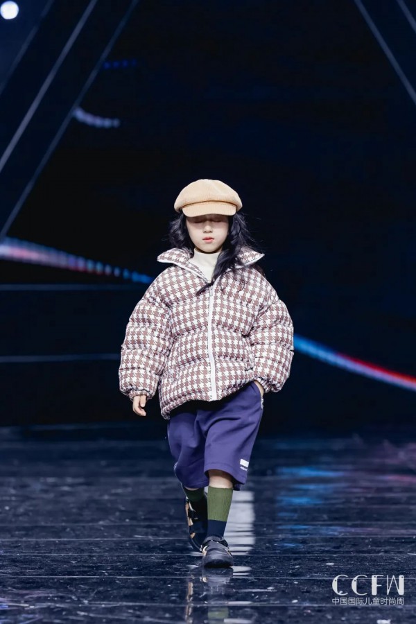 花田彩以“飞驰吧,少年”为主题亮相中国国际儿童时尚周