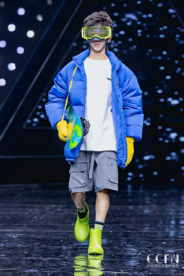 花田彩以“飞驰吧,少年”为主题亮相中国国际儿童时尚周