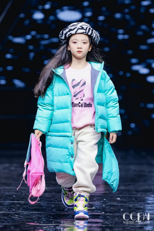 花田彩以“飞驰吧,少年”为主题亮相中国国际儿童时尚周