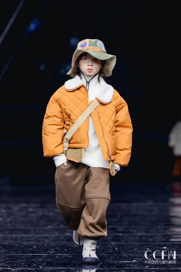 花田彩以“飞驰吧,少年”为主题亮相中国国际儿童时尚周