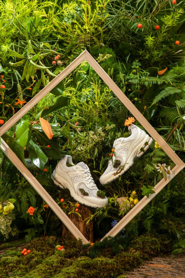 New Balance 2002R Distressed White「新生计划」大片释出