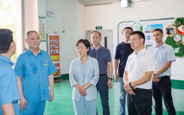 深入调研 一线办公 助推樊城化纤纺织产业高质量发展
