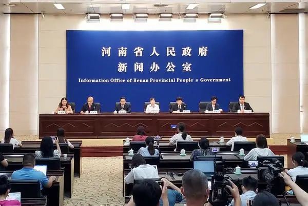 哪些“河南出品”值得主播强推?官方推荐的这些服装品牌你值得拥有!