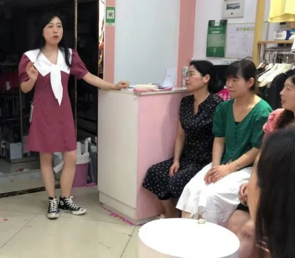 捷报!依曼丽湖北秭归站5天创业绩33W + !品牌文胸售出近1300件!引爆终端大业绩!