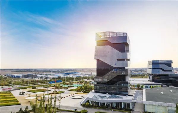 用一根羊绒从中国走向世界,品牌价值超1500亿的鄂尔多斯如何缔造传奇?