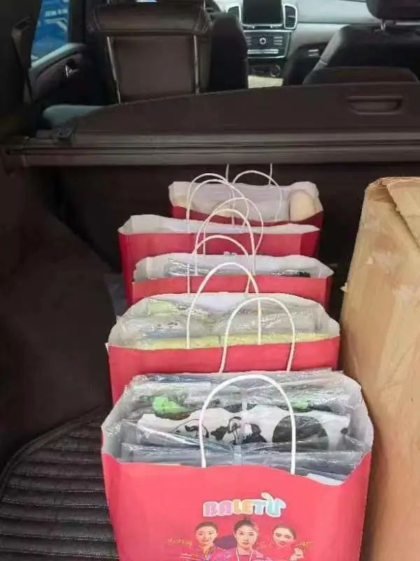 芭乐兔丨儿童康复中心捐助公益活动——用爱温暖四季