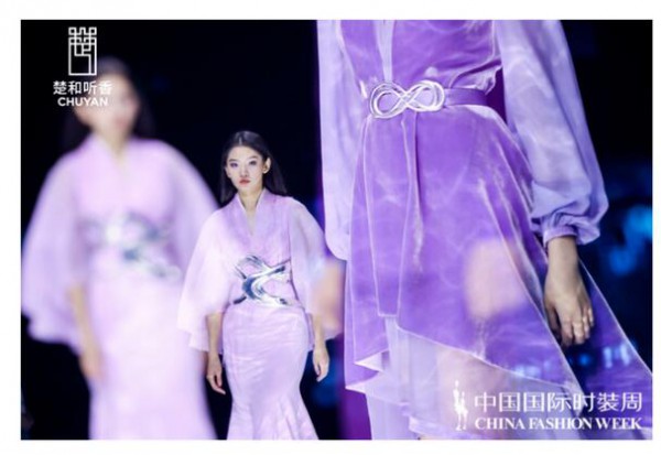 国潮兴起,“同裙同价”难在哪?