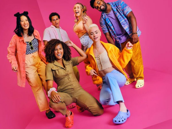 Crocs第二季度收入大涨逾50%