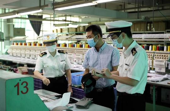 2400份证书,让近亿元纺织服装出口订单得“实惠”