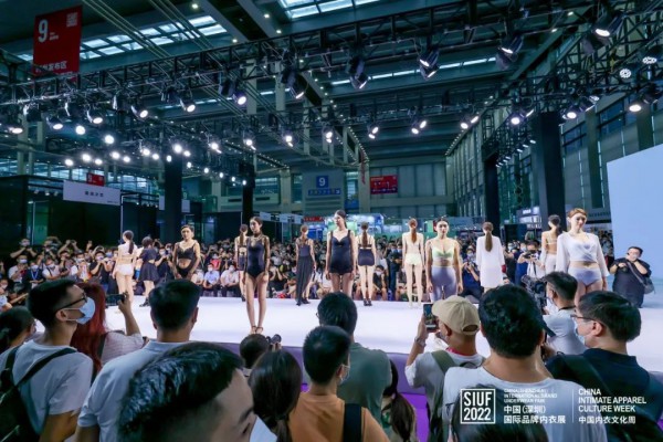 维珍妮-合盈原创设计秀,诠释女性多元化之美!