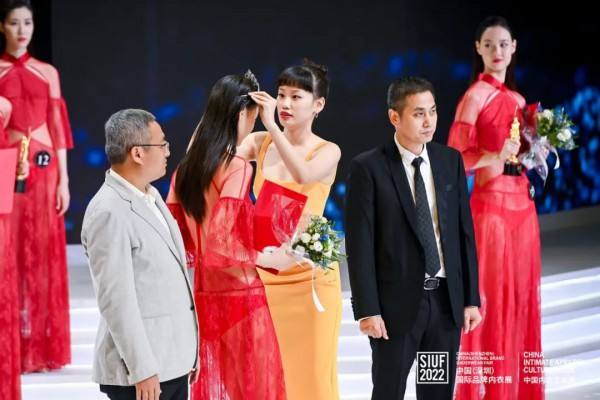 “心衣天使,内衣超模”2022第九季SIUF国际超模大赛总决赛完美落幕