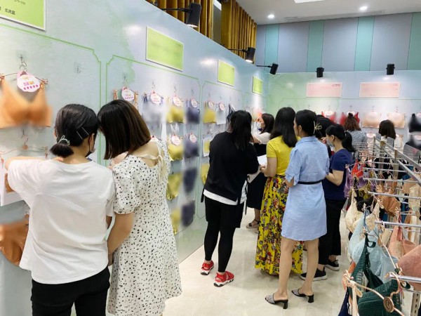 祝贺奥丽侬2022（秋季）全国招商暨2023春夏新品发布,订货会圆满成功!