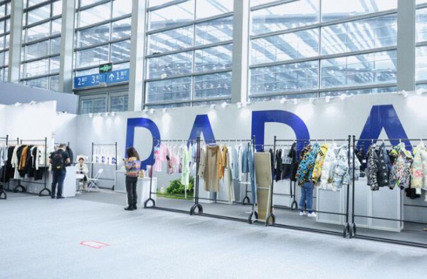 登机通知!您乘坐的时尚深圳航空时尚之旅航班即将起飞!