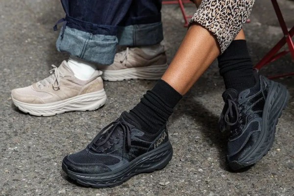 超越NIKE,美国高性能跑鞋品牌「Hoka One One」成StockX平台上增长最快的运动鞋品牌