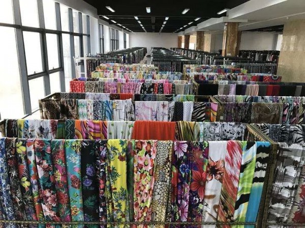 每天有10个柜发到港口!绍兴这家纺织外贸企业,如何做到“淡季不淡”!