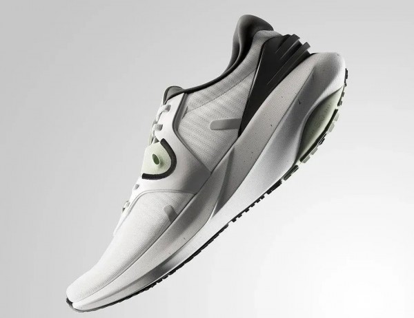 小米Life Style 推出首款运动鞋