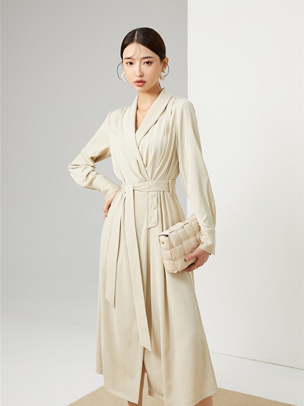 职场连衣裙怎么选?衣莱尔演绎专属于你的工作日穿搭日程