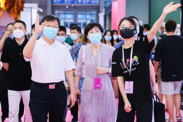 “时尚河北”深圳秀源头时尚