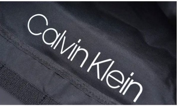 服装库存积压: CK母公司被迫全球裁员10%