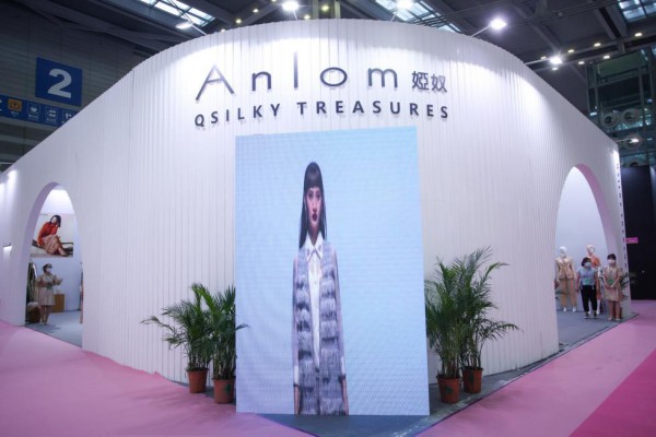 2022时尚深圳 大浪时尚小镇多样精彩正在加载中