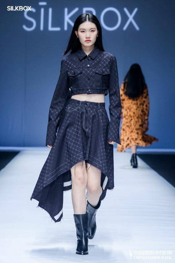 Silk box携手李文耀登陆中国国际时装周