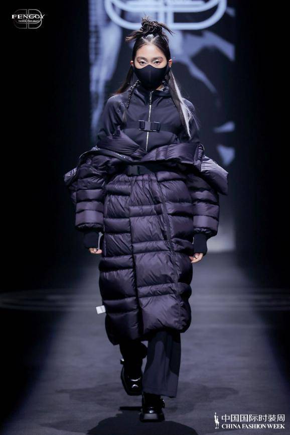 独立设计师品牌FENGGY 2023春夏品牌发布《无概率》