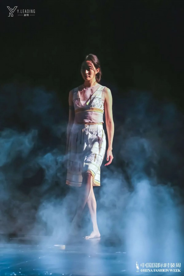 Y.LEADING“谜·漫”:让女性从容面对变幻莫测的社会