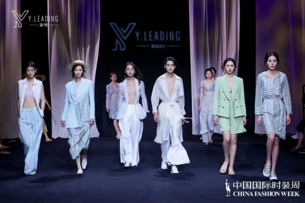 Y.LEADING“谜·漫”:让女性从容面对变幻莫测的社会