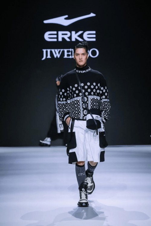 鸿星尔克-中国国际时装周星创秀 完美演绎中国鸿