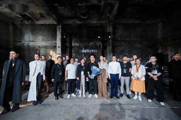 CHEN·1988付志臣:她从未刻意,直到记住我的名字