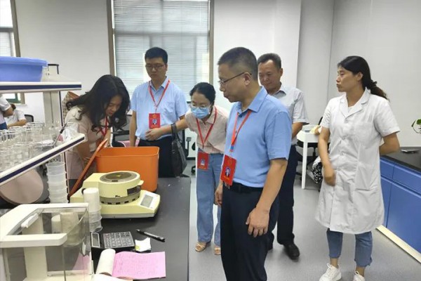 无城镇人大助推羽毛羽绒产业高质量发展