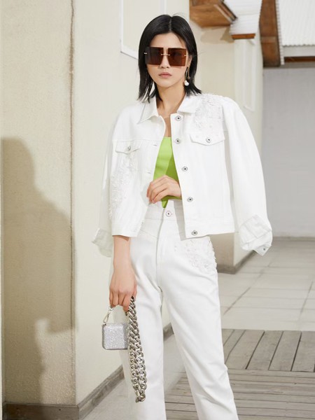 热烈祝贺集娴女装与中国丽人网签约成功,携手书写全新未来