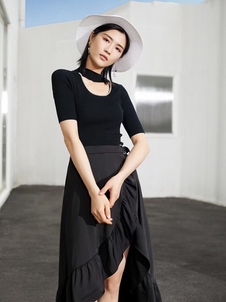 热烈祝贺集娴女装与中国丽人网签约成功,携手书写全新未来