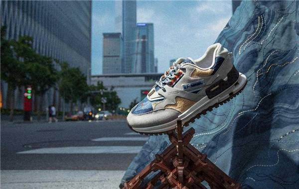 中国李宁「都市游牧」主题系列 ,重释穿搭范式