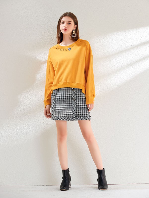 秋冬王炸单品必不可少——卫衣谁穿谁时髦!