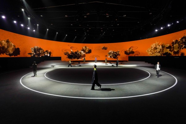 虚实共生 海上花开:全球首个大型元宇宙数字孪生同频走秀