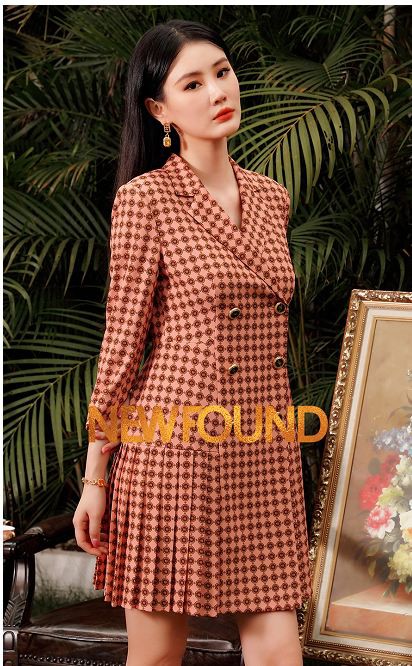 纽方女装唯美解答秋季优雅穿搭!