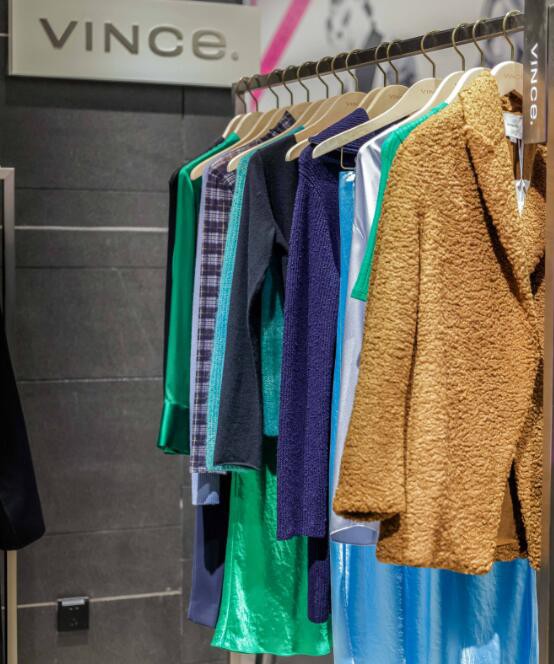 女装品牌Vince中国首店落户上海芮欧百货