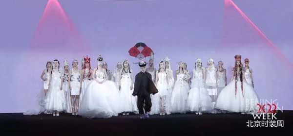 2022北京时装周“时尚河北日”系列活动亮相王府井