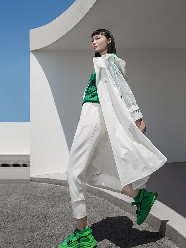 意澳女装,展示都市女性的多面生活状态!