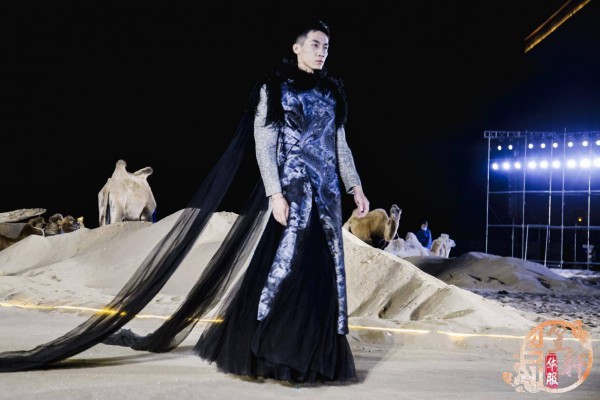 “大梦敦煌”——缂丝华服大秀暨敦煌文博园首届华服节在敦煌启幕