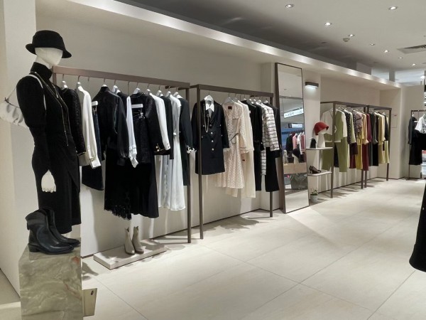 热烈祝贺卡蔓广州友谊商城店盛大开业!预祝开业大吉!