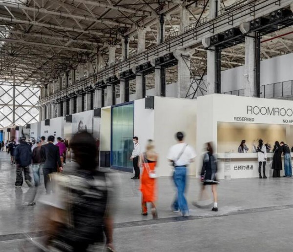 “复苏中” 的上海时装周,紧绷之后更具张力