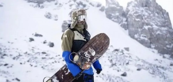 The North Face母公司VF Corporation下调2023财年预测